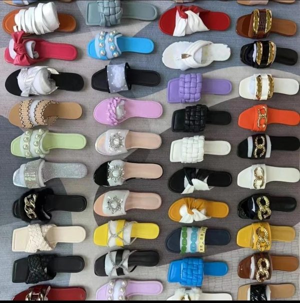 Women’s Flat Slide Sandals Bulk Purchase – 300 Pairs for $1,000 | Assorted Colors