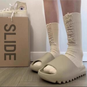 Adult Slippers Bulk Bundle – 500 Pieces, Mixed Colors and Styles for $750