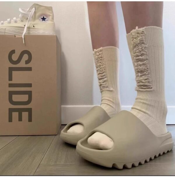 Adult Slippers Bulk Bundle – 500 Pieces, Mixed Colors and Styles for $750